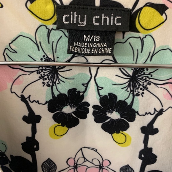 City Chic Floral Dress - Picture 6 of 9